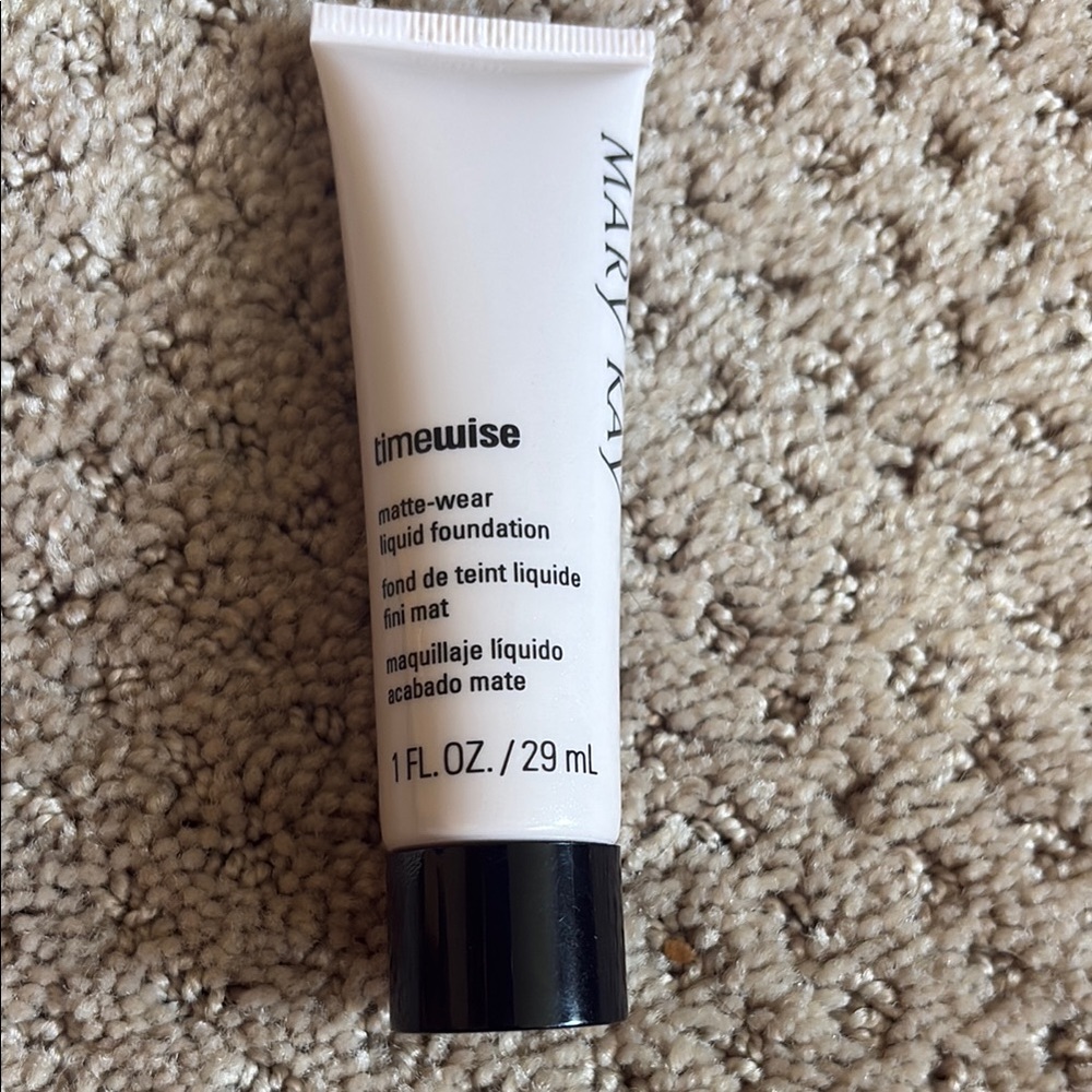 Mary Kay TimeWise Matte-Wear Liquid Foundation - Ivory 4
